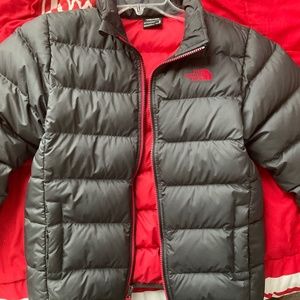North Face Boys jacket 550 Medium 10/12